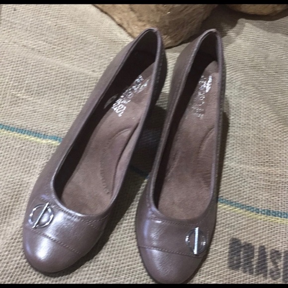 Aerosoles 3” heels - Picture 1 of 3